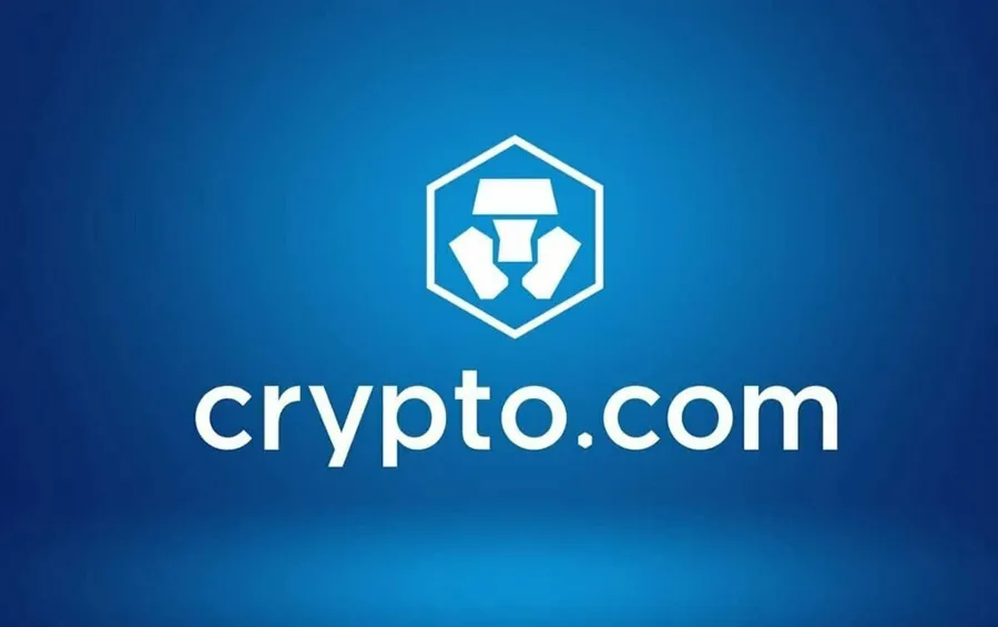 منصة Crypto.com: نظام متكامل للعملات الرقمية مع بطاقات Visa المعدنية